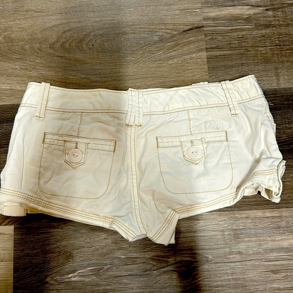 Aeropostale jean shorts used like new size 0, 4 pockets 2 front 2 back. - Picture 2 of 10